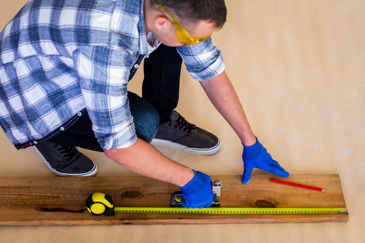 Builder Flooring vs. Flooring Contractors